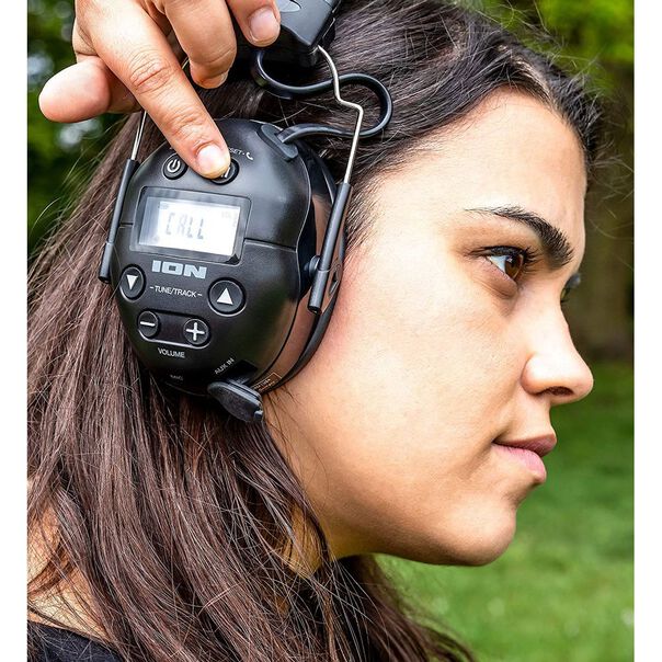 Headset over ear  AM-FM com 20 memórias  P2 e com recepção remota de áudio image number null